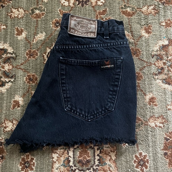 Vintage denim cutoffs - Picture 2 of 4